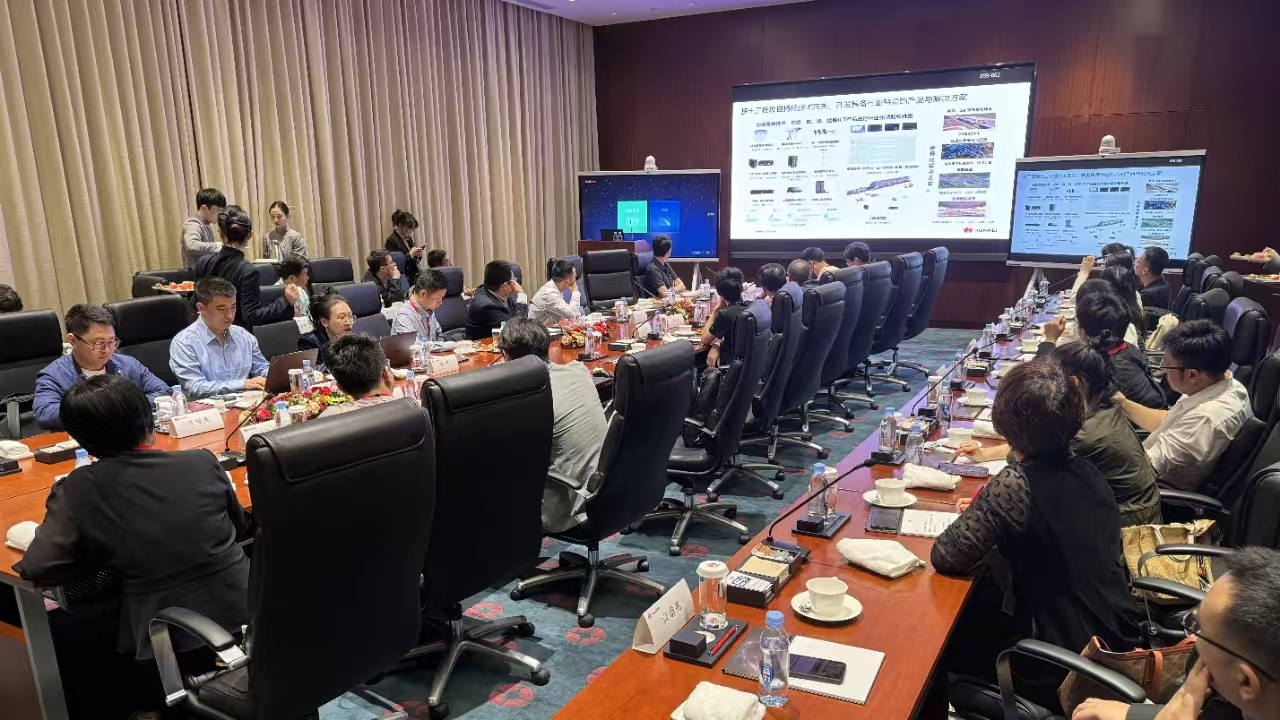 ������ͨ���ֻ������ܻ���չ | �н���ϢЯ�ֻ���߽���Ϊ